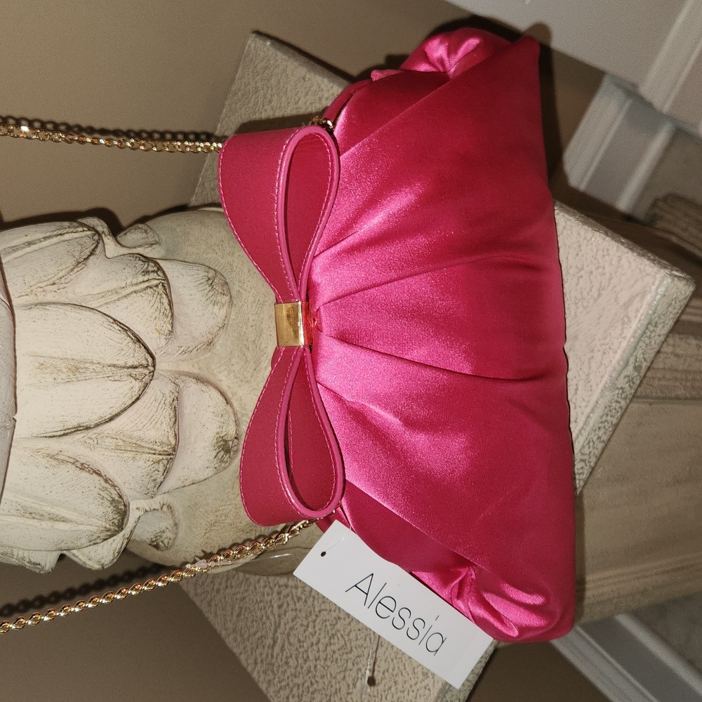 Alessia Elegant Pink Bow Clutch Qoth Gold Remobabla Chain